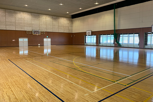体育館内 1階